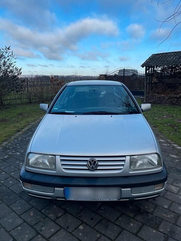 Second-hand VW Vento 75 CP (55 kW) 1997 Berlinǎ