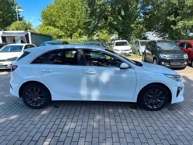 Gebraucht Kia Ceed Vision 140 PS (102 kW) 2019 Weiß Kleinwagen