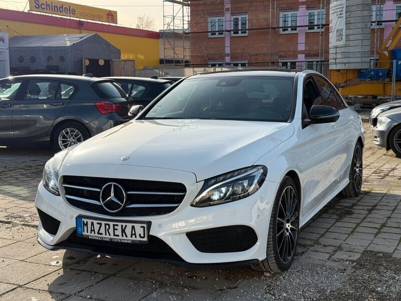 Weiß Gebraucht 2016 Mercedes C250 AMG line Limousine | 22.990 € - Bild 1/4