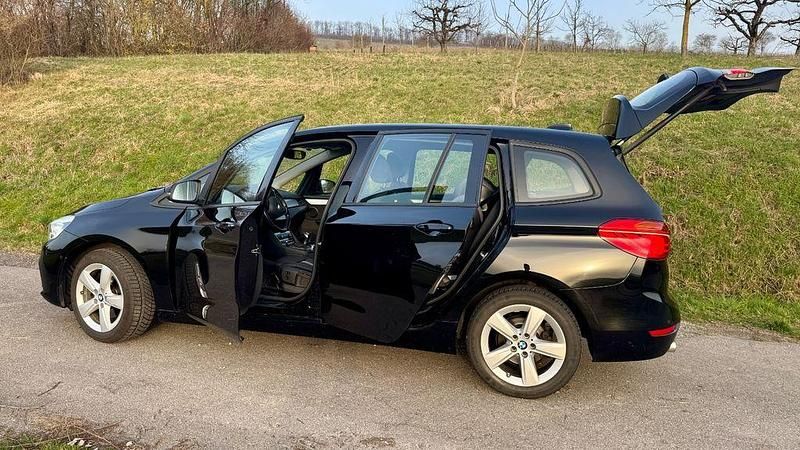 Gebraucht BMW 218 Gran Tourer 150 PS (110 kW) 2016 Schwarz Van / Kleinbus