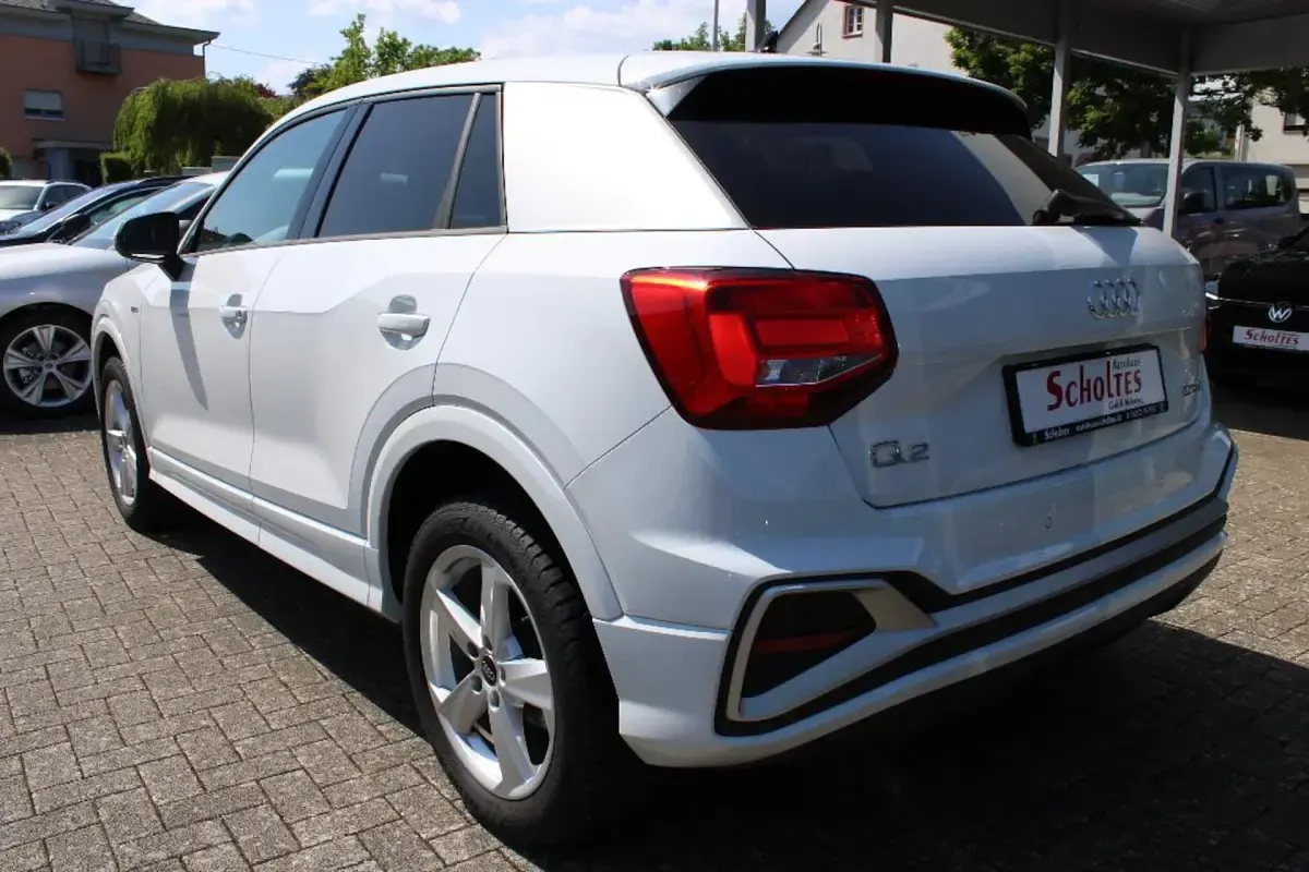 Gebraucht Audi Q2 S-Line 116 PS (85 kW) 2025 Weiß SUV