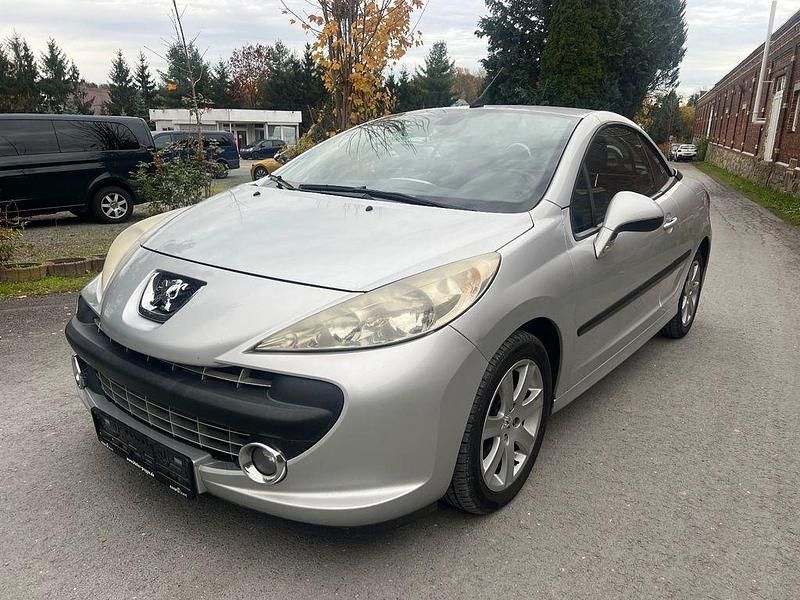 Grau Gebraucht 2007 Peugeot 207 CC Sport Cabrio | 1.000 € - Bild 1/4