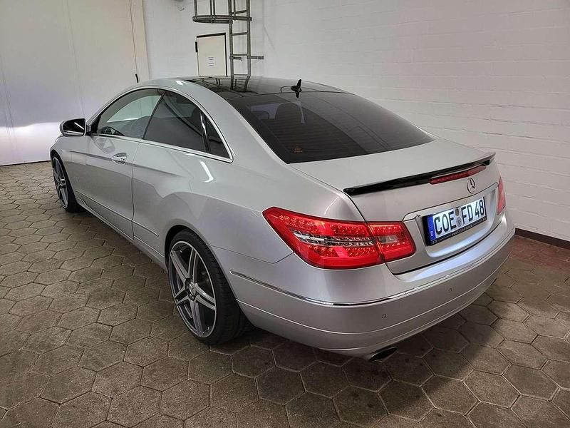 Gebraucht Mercedes E350 Avantgarde 292 PS (214 kW) 2009 Silber Coupé