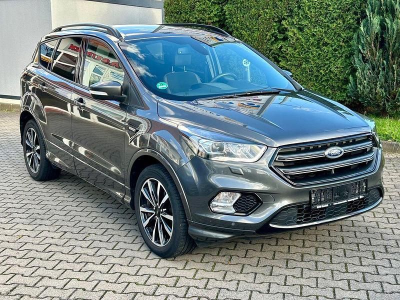 Grau Gebraucht 2019 Ford Kuga ST-Line SUV | 18.190 € (Fairer Preis) - Bild 1/4