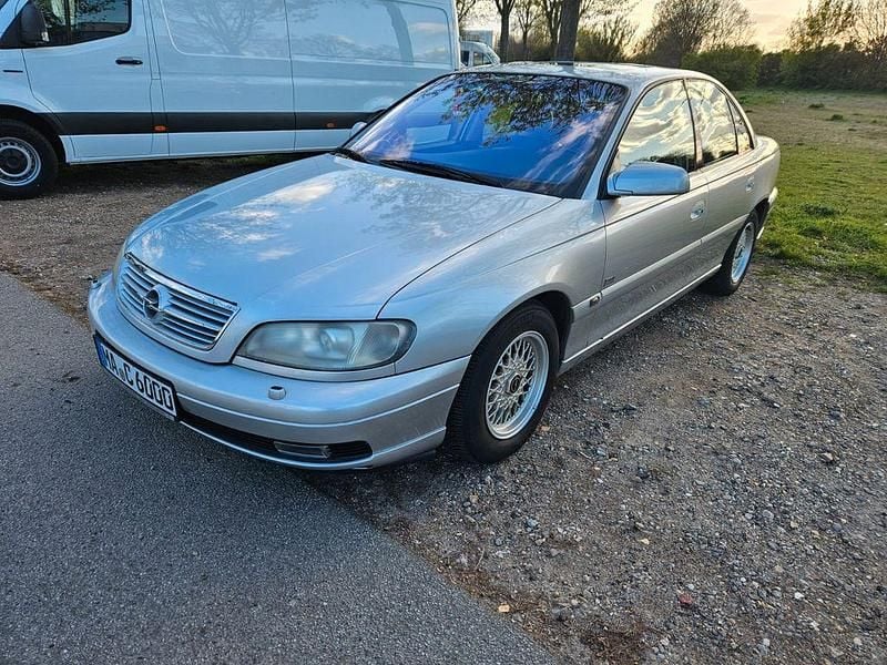 Gebraucht Opel Omega Design Edition 179 PS (131 kW) 2001 Silber Limousine
