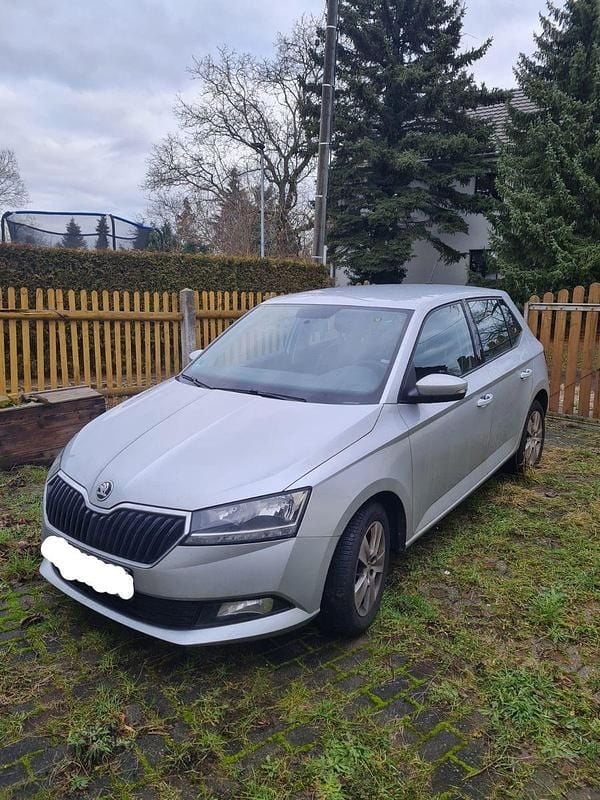 Silber Gebraucht 2018 Skoda Fabia Kleinwagen | 8.600 € (Guter Preis) - Bild 1/4