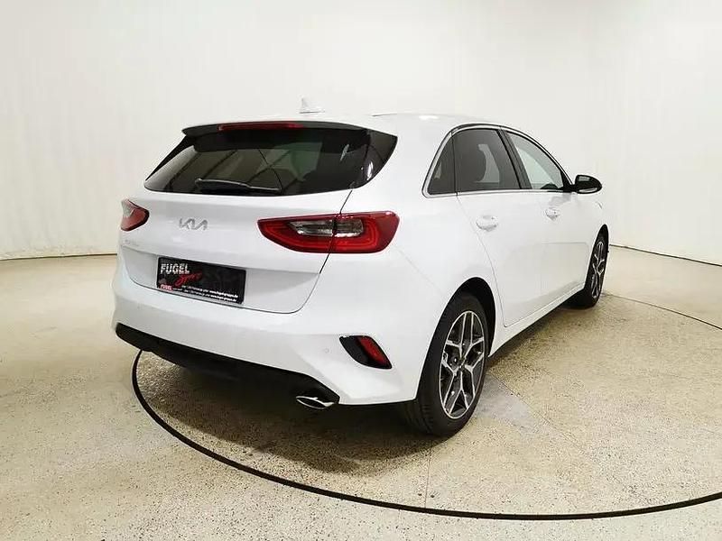 Gebraucht Kia Ceed Style 140 PS (102 kW) 2025 Cararraweiss Kleinwagen