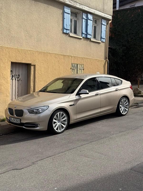 Gold Gebraucht 2010 BMW 530 Gran Turismo SUV | 10.500 € (Teuer) - Bild 1/4