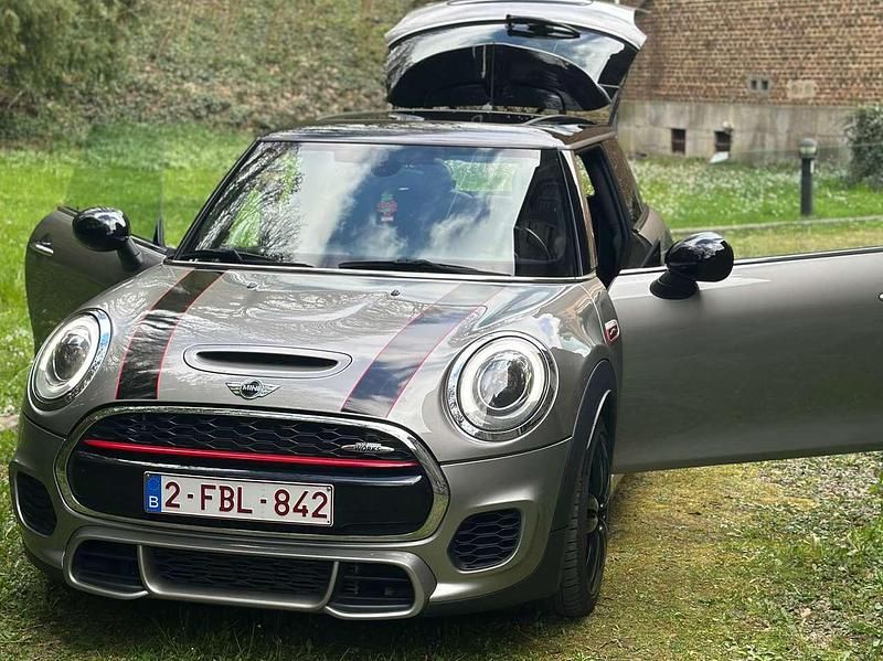 Grau Gebraucht 2018 Mini John Cooper Works Kleinwagen | 19.900 € (Guter Preis) - Bild 1/4