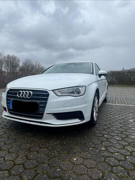 Gebraucht Audi A3 Attraction 110 PS (80 kW) 2016 Weiß Limousine