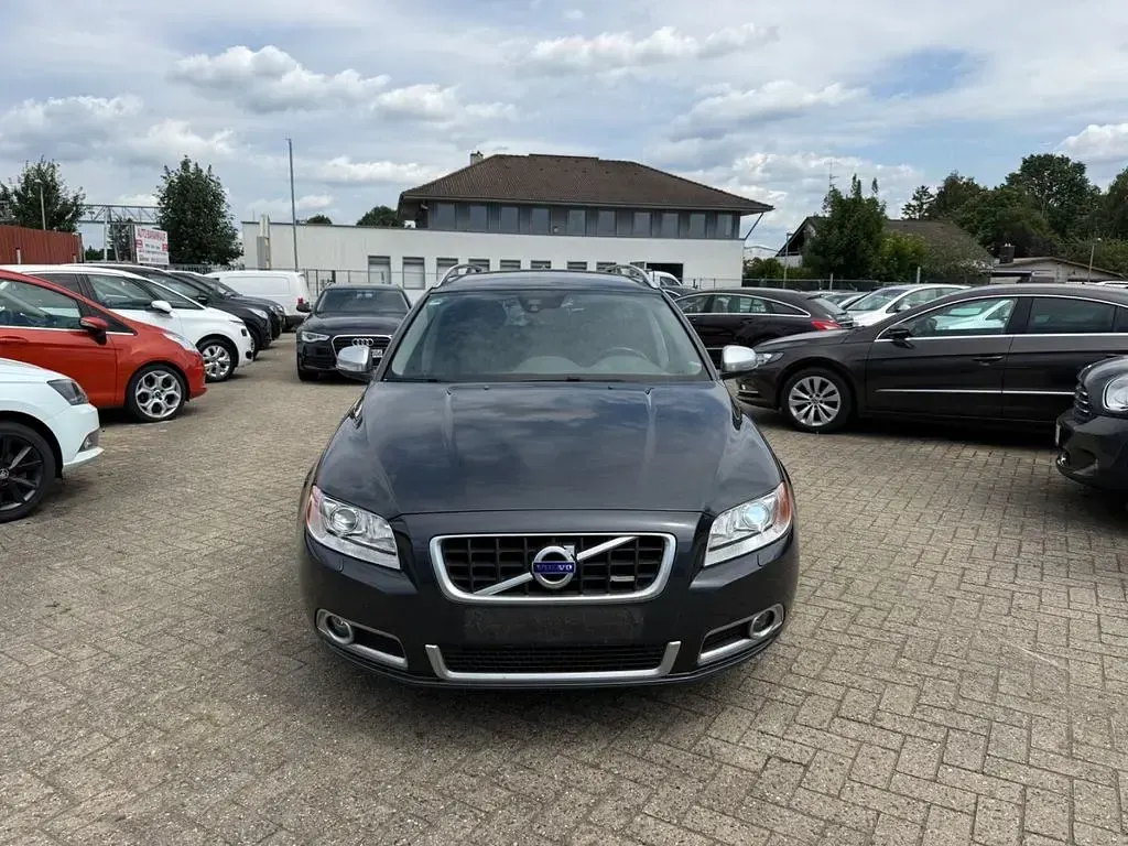 Gebraucht Volvo V70 R-Design 179 PS (131 kW) 2013 Grau Kombi