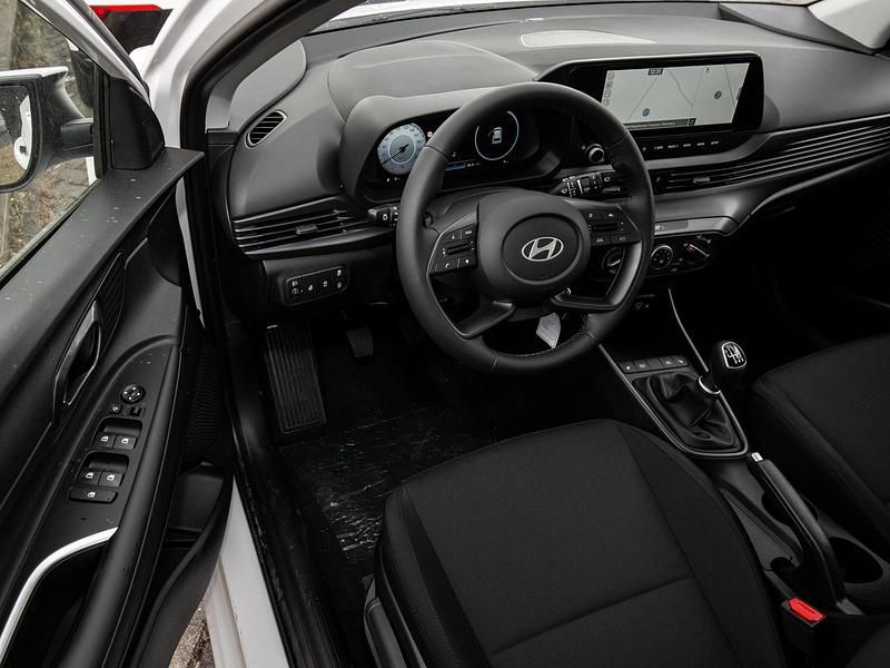 Gebraucht Hyundai i20 Trend 74 PS (54 kW) 2025 Atlas white Kleinwagen