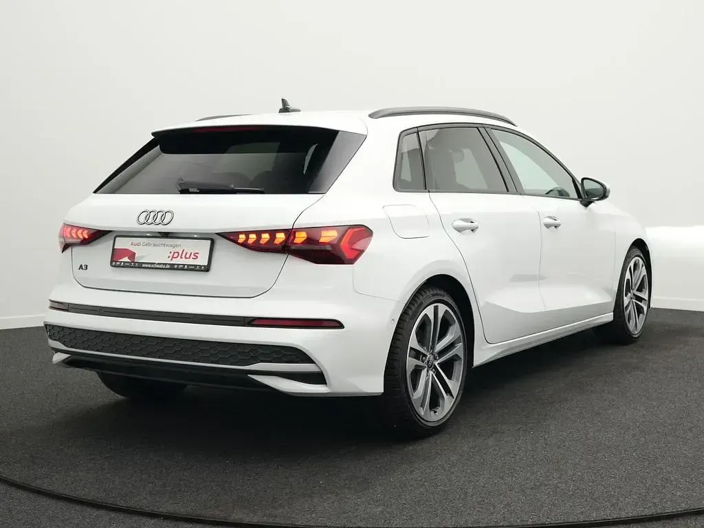 Gebraucht Audi A3 Advanced 150 PS (110 kW) 2025 Gletscherweiß metallic Limousine