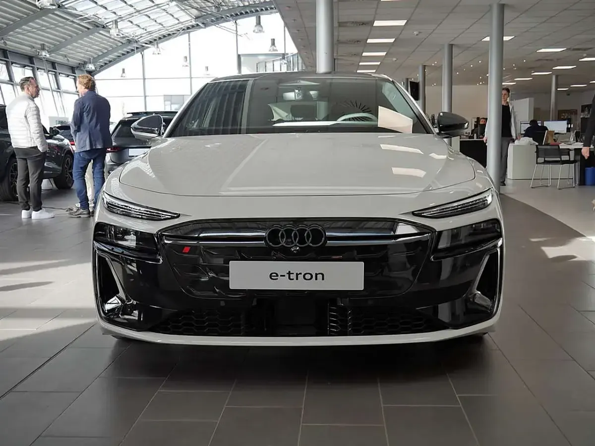 Gebraucht Audi S6 Sport 369 kW (503 PS) 2026 Siambeige Kombi