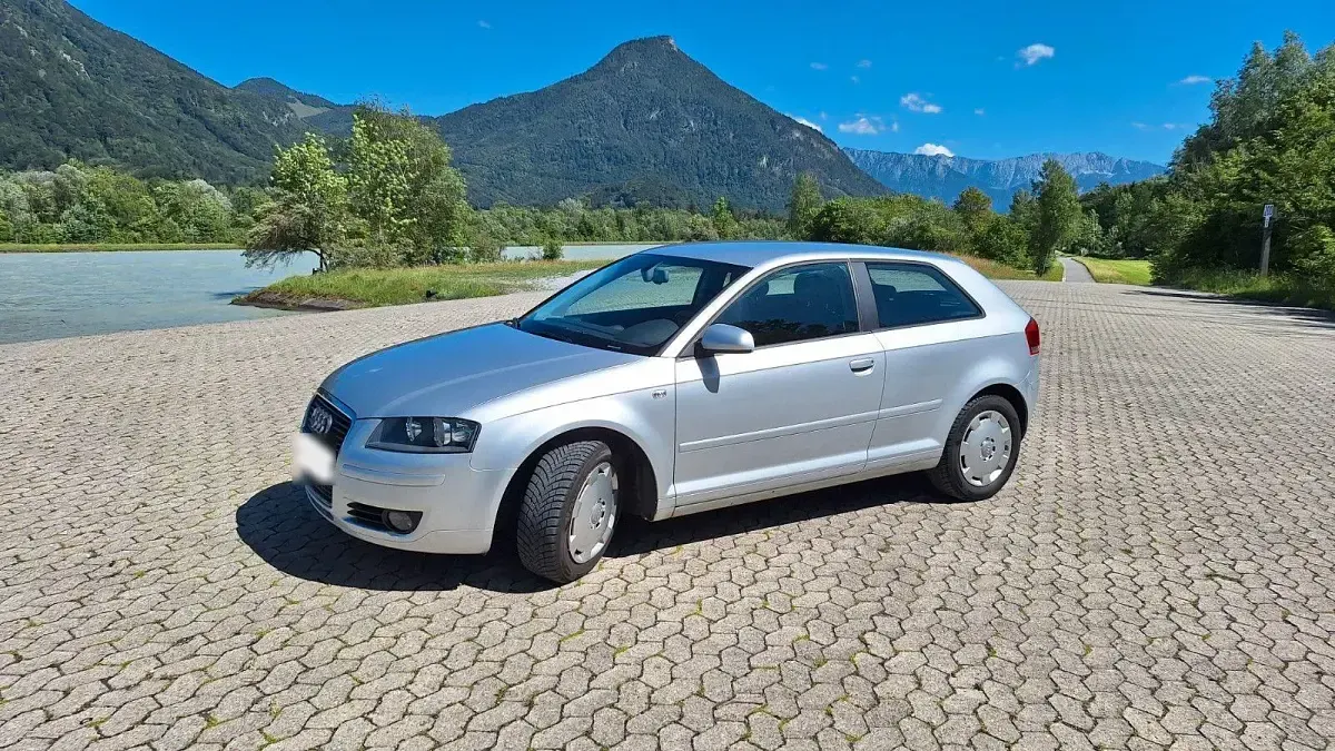 Gebraucht Audi A3 Ambiente 140 PS (102 kW) 2005 Silber Kleinwagen