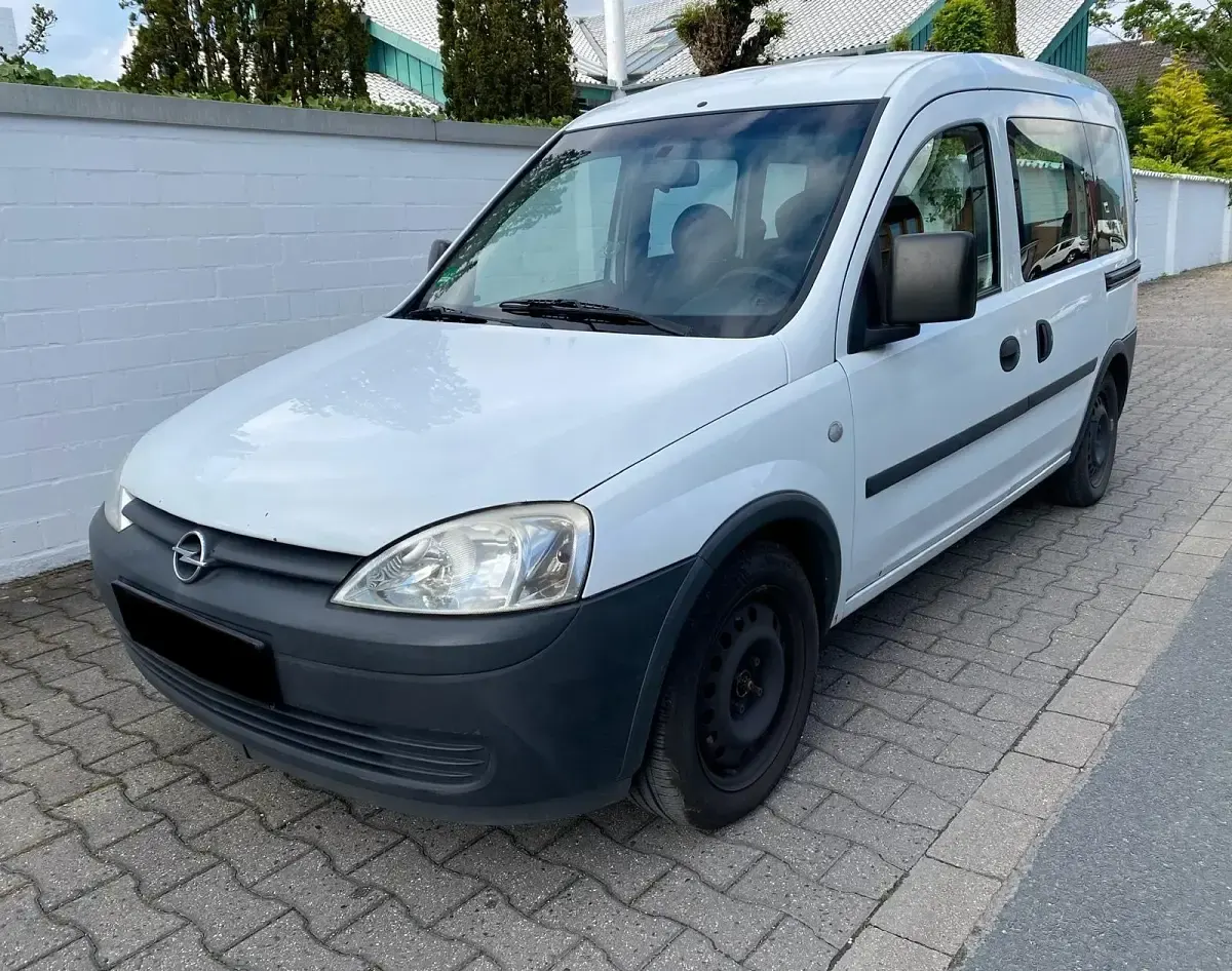 Używany Opel Combo 2010 Biały Minivan