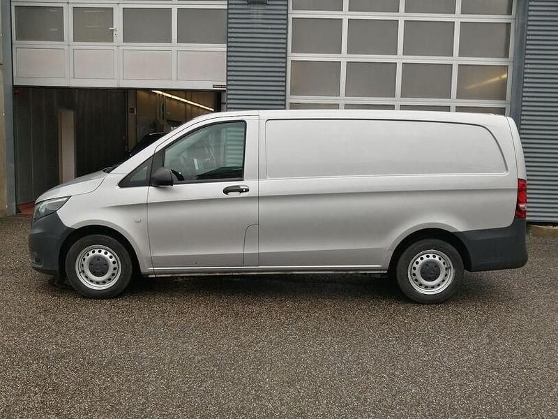 Gebraucht Mercedes Vito 114 PS (83 kW) 2019 Brillantsilber Van