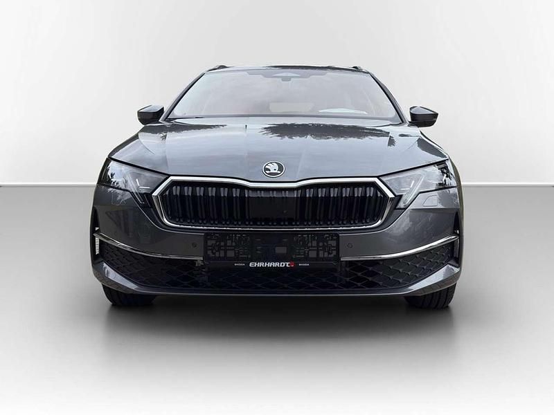 Neu Skoda Octavia Tour 150 PS (110 kW) 2025 Graphitegrau metallic Kombi