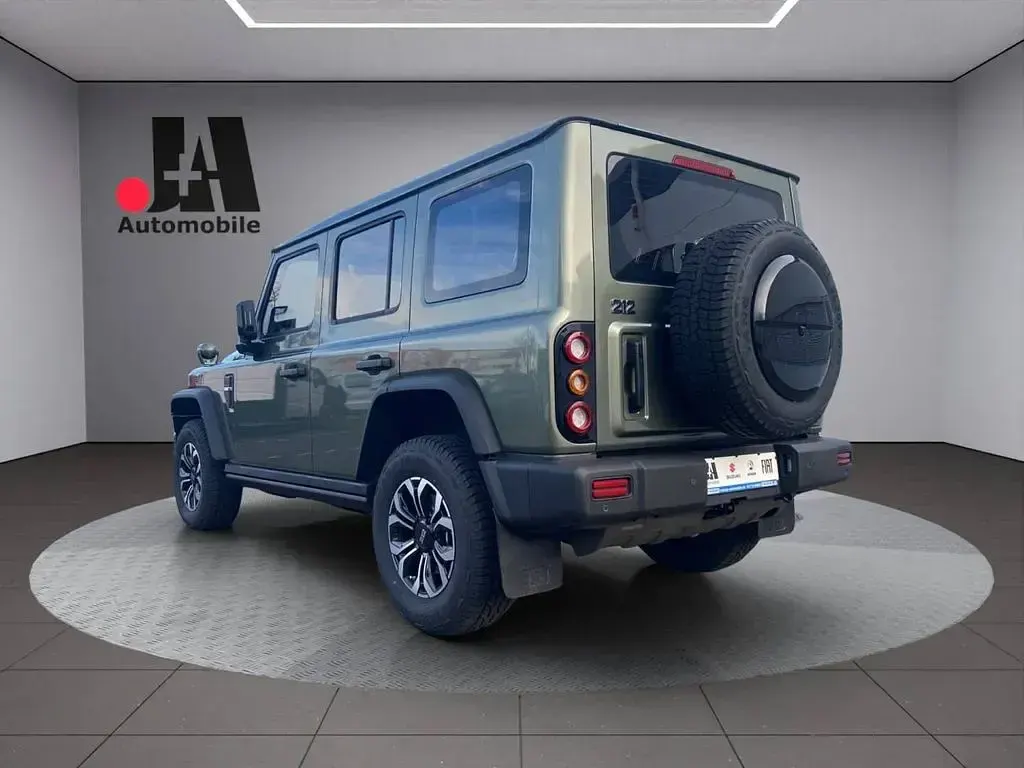 Neu BAW 212 166 PS (122 kW) 2026 Grün SUV