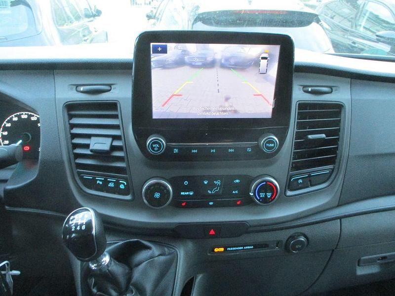 Second-hand Ford Transit Custom 131 CP (96 kW) 2020 Albastru Monovolum