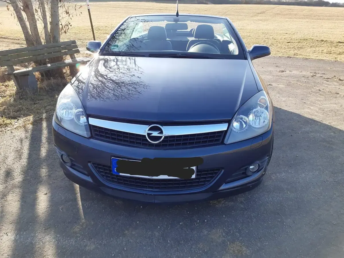 Używany Opel Astra Cabriolet 140 KM (102 kW) 2006 Niebieski Kabriolet