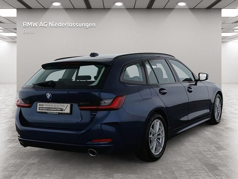 Gebraucht BMW 318 Basis 150 PS (110 kW) 2023 Blau Kombi