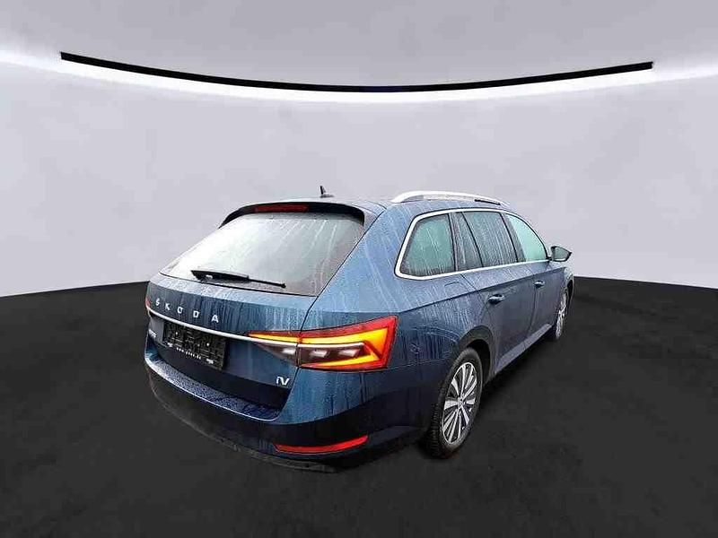 Gebraucht Skoda Superb Style 218 PS (160 kW) 2022 Lavablau metallic Kombi