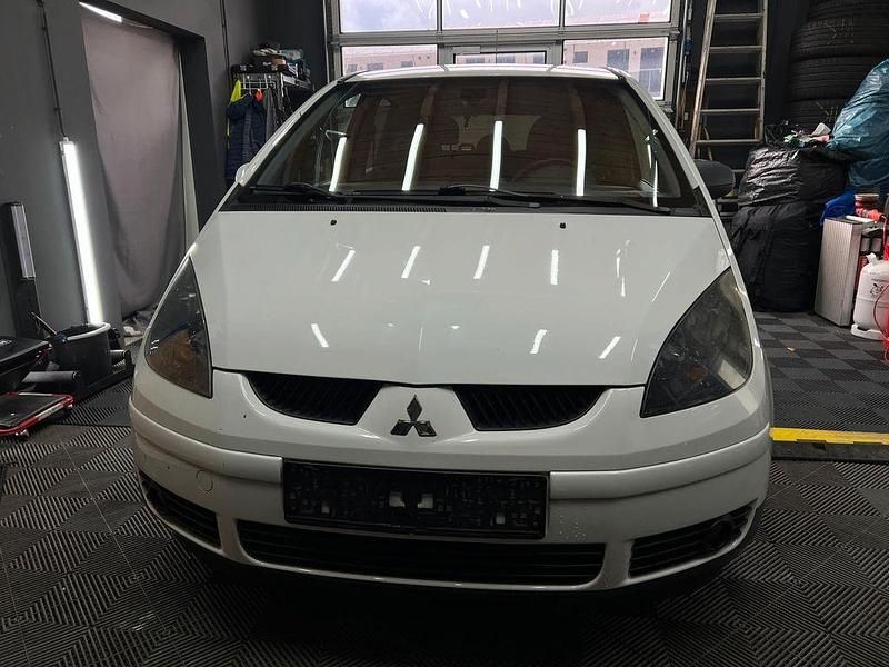 Gebraucht Mitsubishi Colt Motion 95 PS (69 kW) 2008 Weiß Limousine