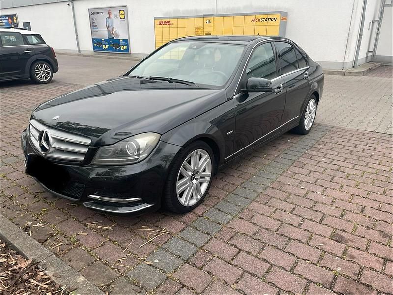 Gebraucht Mercedes C250 204 PS (150 kW) 2011 Schwarz Limousine