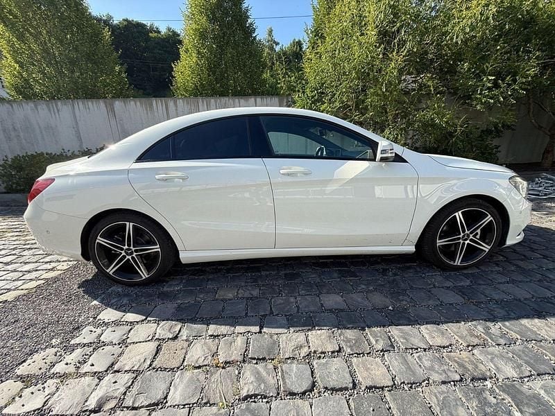 Weiß Gebraucht 2013 Mercedes CLA200 Urban Coupé | 16.000 € (Fairer Preis) - Bild 1/4