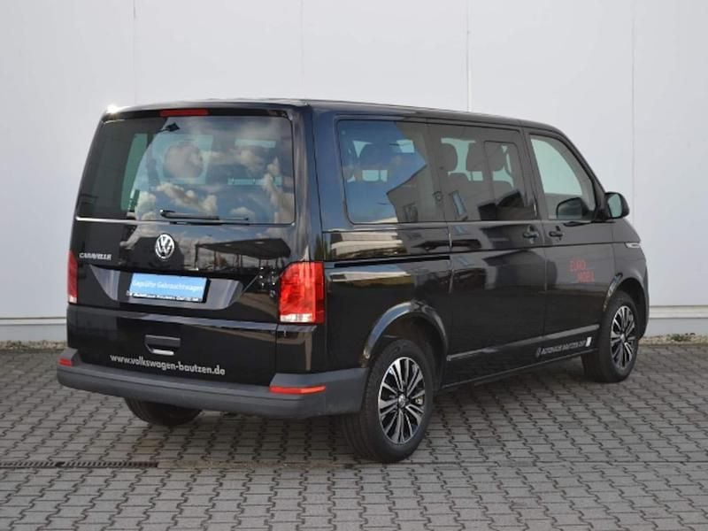 Gebraucht VW Caravelle Trendline 150 PS (110 kW) 2021 Deep black perleffekt Van