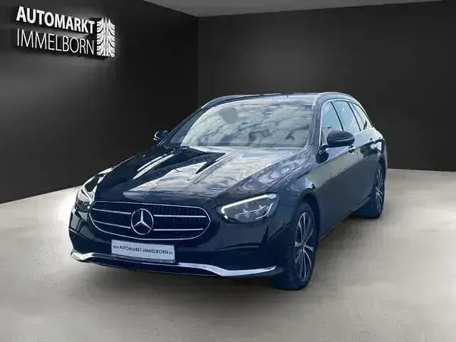 Gebraucht Mercedes E300 Avantgarde 306 PS (225 kW) 2022 Schwarz Limousine