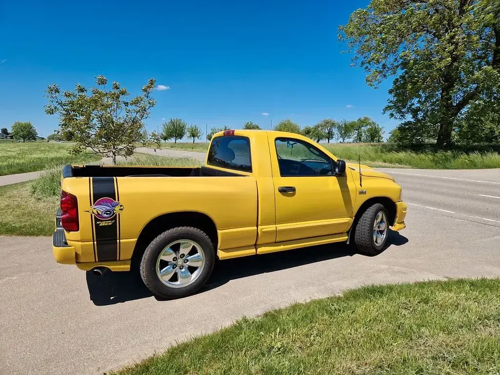 Usata Dodge Ram 358 CV (263 kW) 2005 Giallo Pick-up