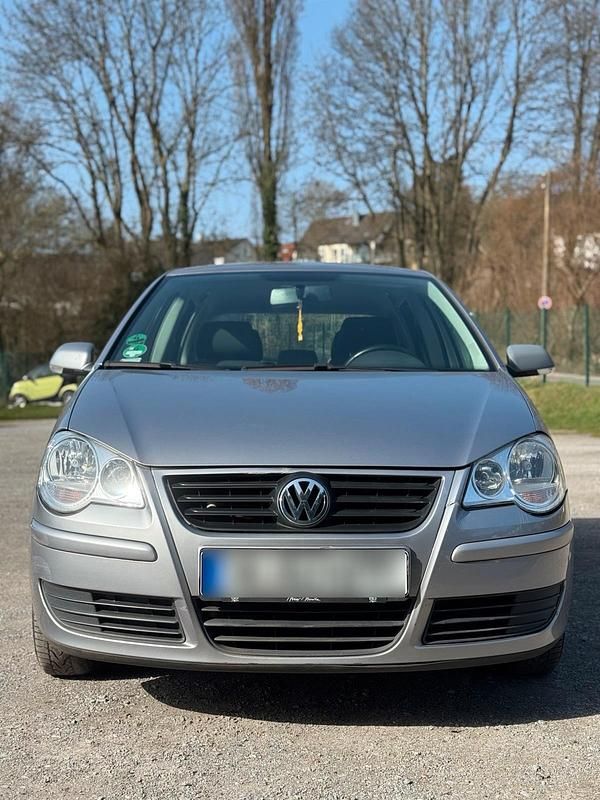 Gebraucht VW Polo 64 PS (47 kW) 2009 Silber Kleinwagen
