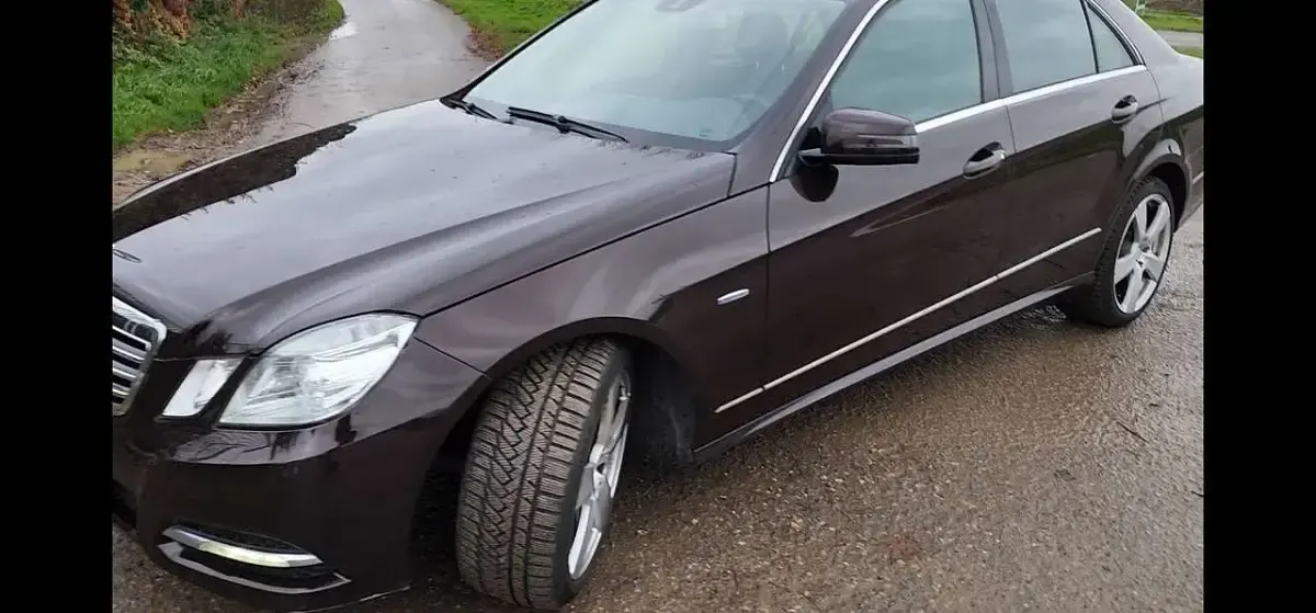 Gebraucht Mercedes E200 Avantgarde 136 PS (100 kW) 2011 Braun Limousine