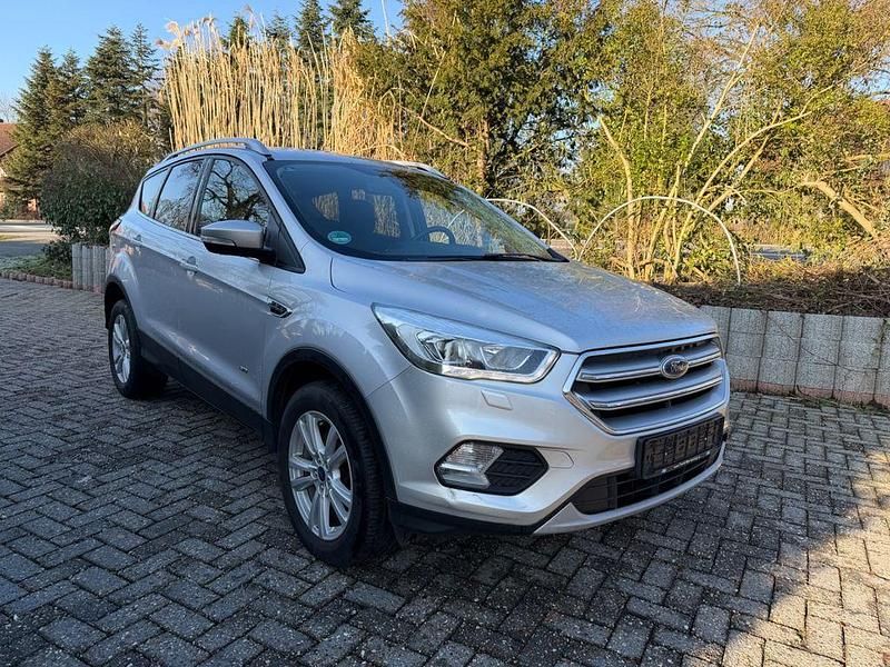 Gebraucht Ford Kuga Cool & Connect 150 PS (110 kW) 2018 Silber SUV