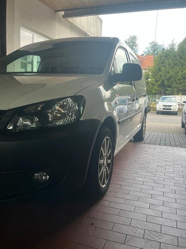 Weiß Gebraucht 2014 VW Caddy Van / Kleinbus | 5.300 € - Bild 1/4