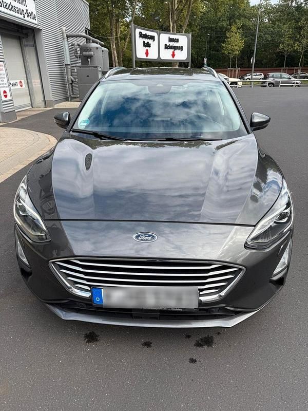 Grau Gebraucht 2019 Ford Focus Titanium Kombi | 10.800 € (Guter Preis) - Bild 1/4