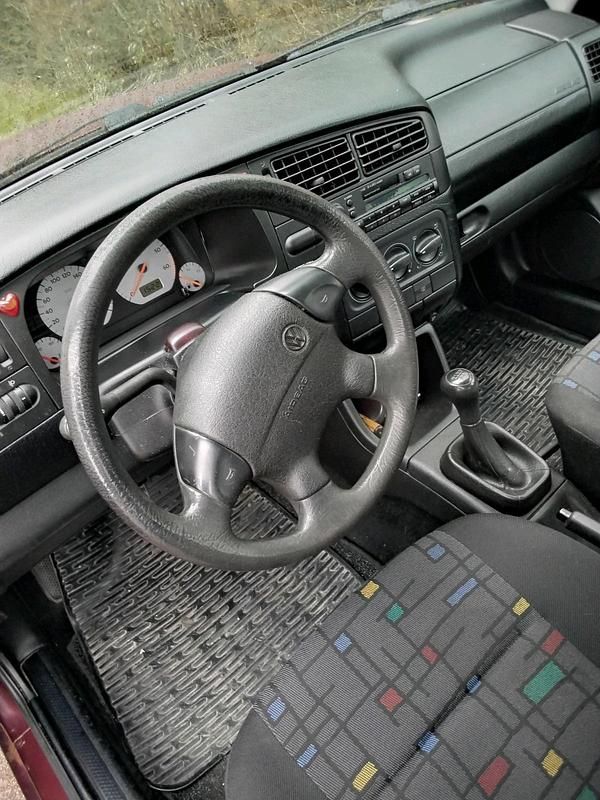 Gebraucht VW Golf III 60 PS (44 kW) 1997 Rot Limousine