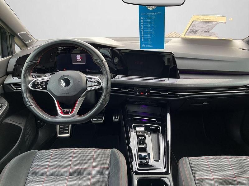 Gebraucht VW Golf VIII GTI 245 PS (180 kW) 2022 Delfingrau metallic (metallic) Limousine