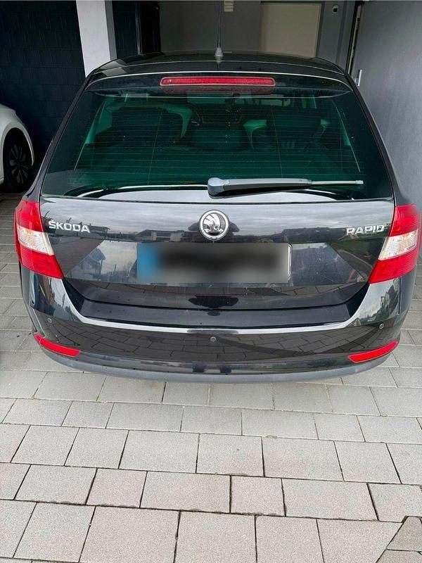 Gebraucht Skoda Rapid 105 PS (77 kW) 2015 Schwarz Kleinwagen