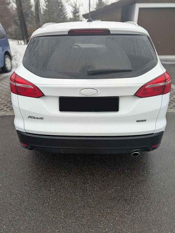Gebraucht Ford Focus Titanium 150 PS (110 kW) 2018 Weiß Kombi