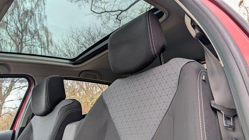 Gebraucht Renault Clio IV Dynamique 90 PS (66 kW) 2013 Rot Limousine