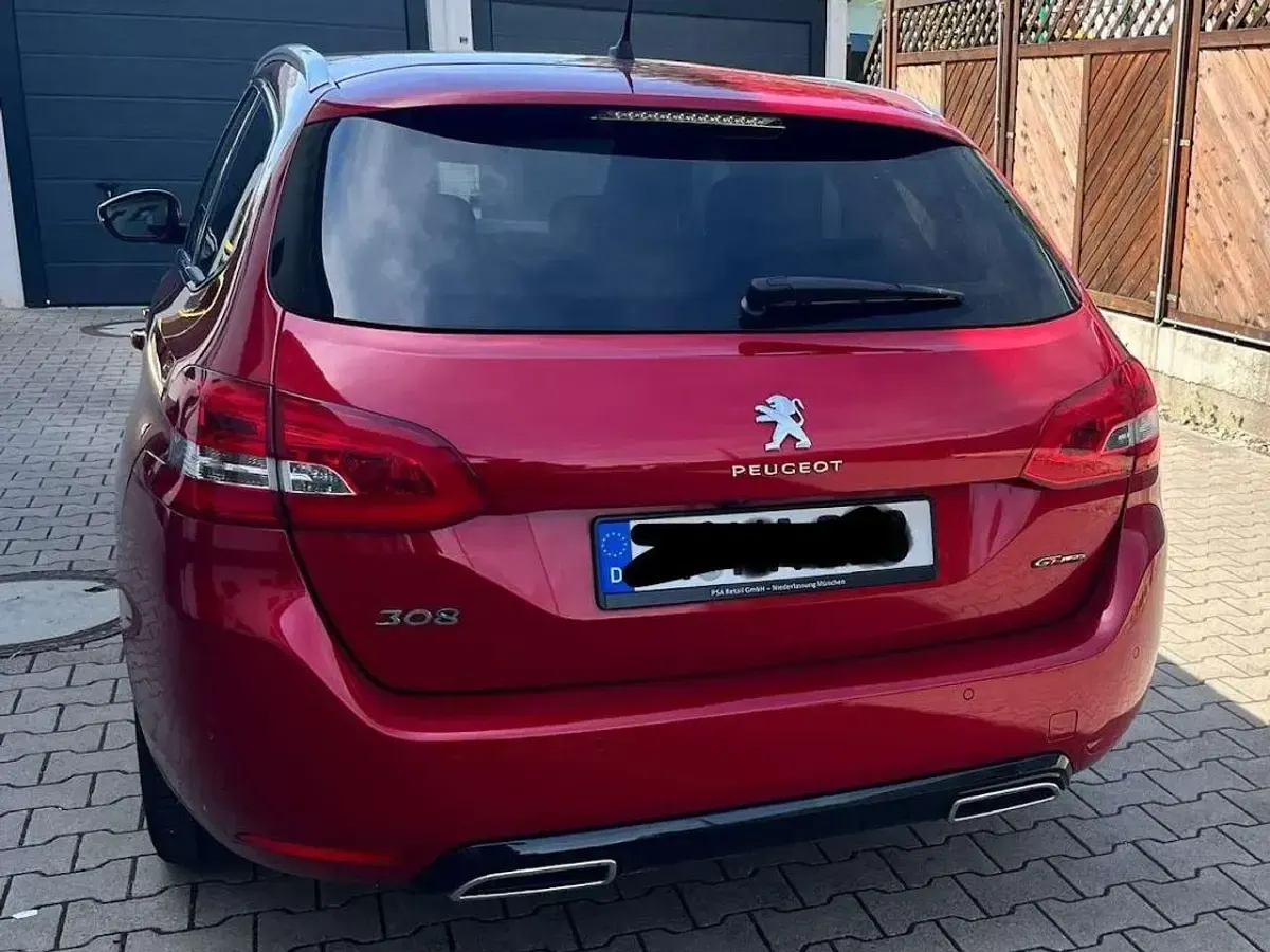 Gebraucht Peugeot 308 SW Allure 131 PS (96 kW) 2017 Rot Kombi
