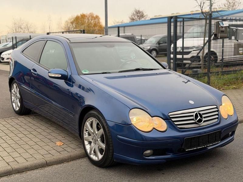 Gebraucht Mercedes C200 163 PS (119 kW) 2001 Blau Coupé