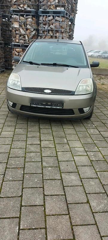 Gold Gebraucht 2004 Ford Fiesta Kleinwagen | 1.890 € (Fairer Preis) - Bild 1/4
