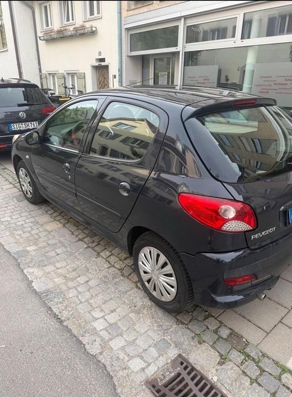 Gebraucht Peugeot 206+ 60 PS (44 kW) 2007 Schwarz Kleinwagen