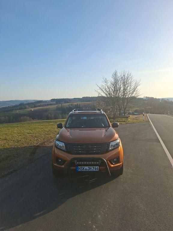 Gebraucht Nissan Navara 190 PS (139 kW) 2016 Orange Pickup