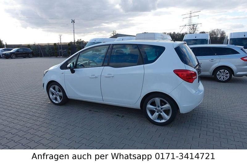 Gebraucht Opel Meriva Design Edition 120 PS (88 kW) 2011 Weiß Van / Kleinbus
