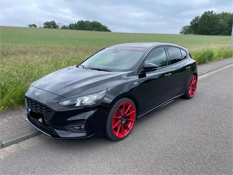 Gebraucht Ford Focus ST-Line 150 PS (110 kW) 2020 Schwarz Limousine
